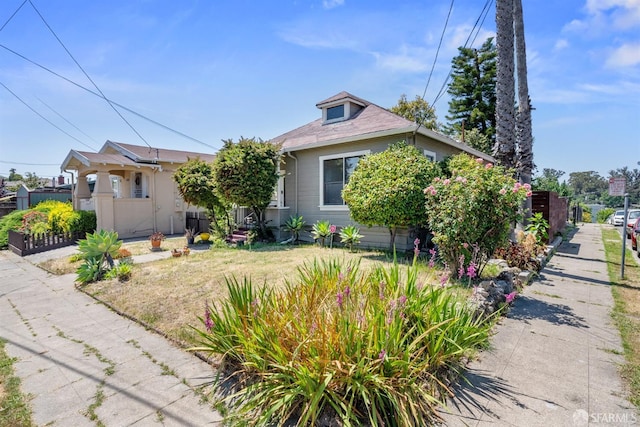 2875 Sunset Ave, Oakland, CA 94601 - view of front facade