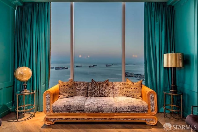 425 1st St Unit 3301, San Francisco, CA 94105 - living area featuring a water view