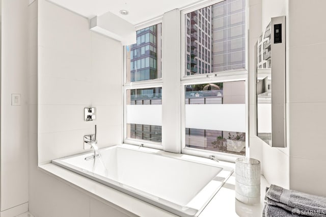 1615 Broadway Unit 5, Oakland, CA 94612 - bathroom with a tub