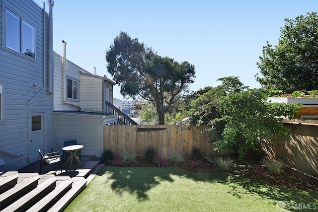 view of yard featuring fence