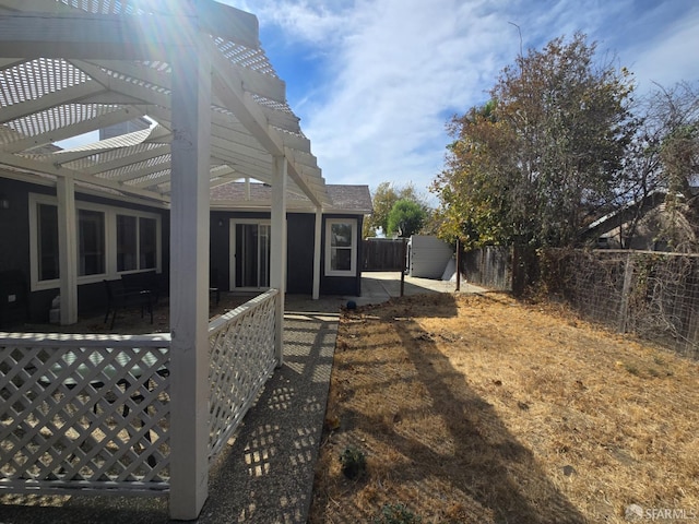 view of yard with a pergola