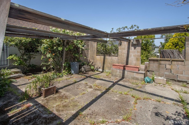 7520 Sunkist Dr, Oakland, CA 94605 - view of yard featuring a patio