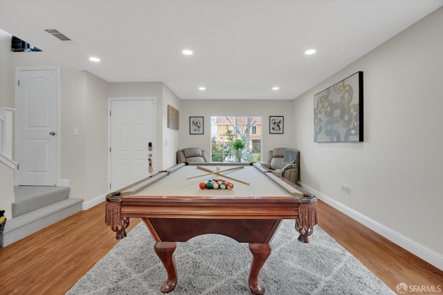 rec room with light wood finished floors, billiards, visible vents, and baseboards