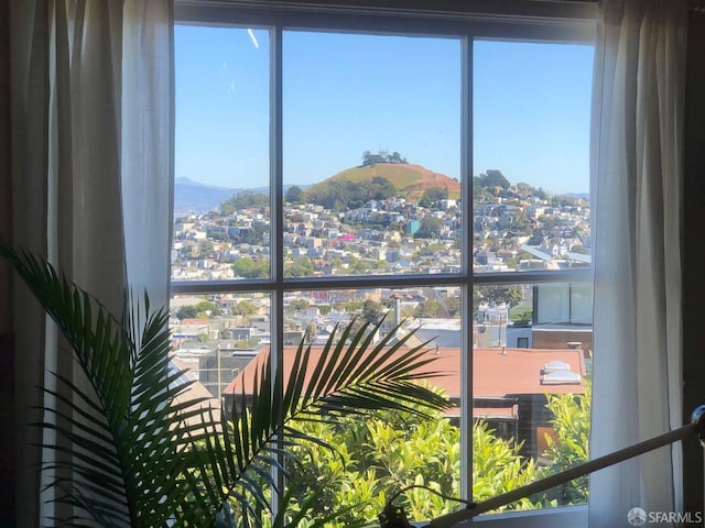 70 Laidley St, San Francisco, CA 94131 - detailed view of a mountain backdrop and a view of city