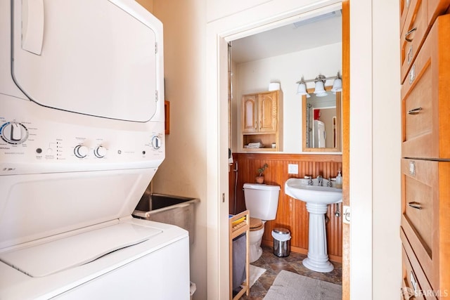 70 Laidley St, San Francisco, CA 94131 - washroom featuring stacked washer / drying machine and a sink