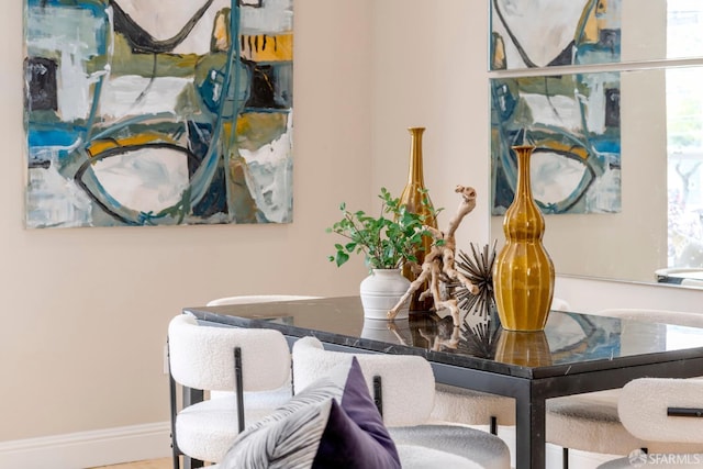2675 Sutter St, San Francisco, CA 94115 - dining room with baseboards