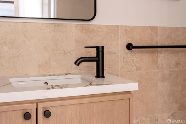 2675 Sutter St, San Francisco, CA 94115 - bathroom featuring tile walls and vanity