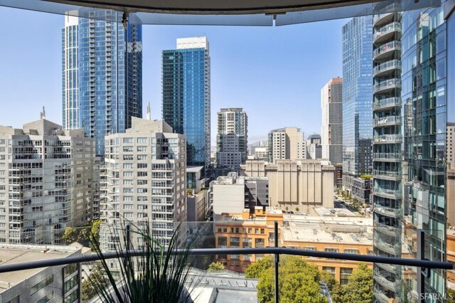 338 Main St Unit 19G, San Francisco, CA 94105 - city view
