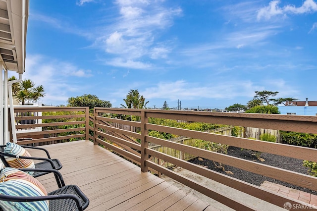 1567 44th Ave, San Francisco, CA 94122 - view of wooden deck