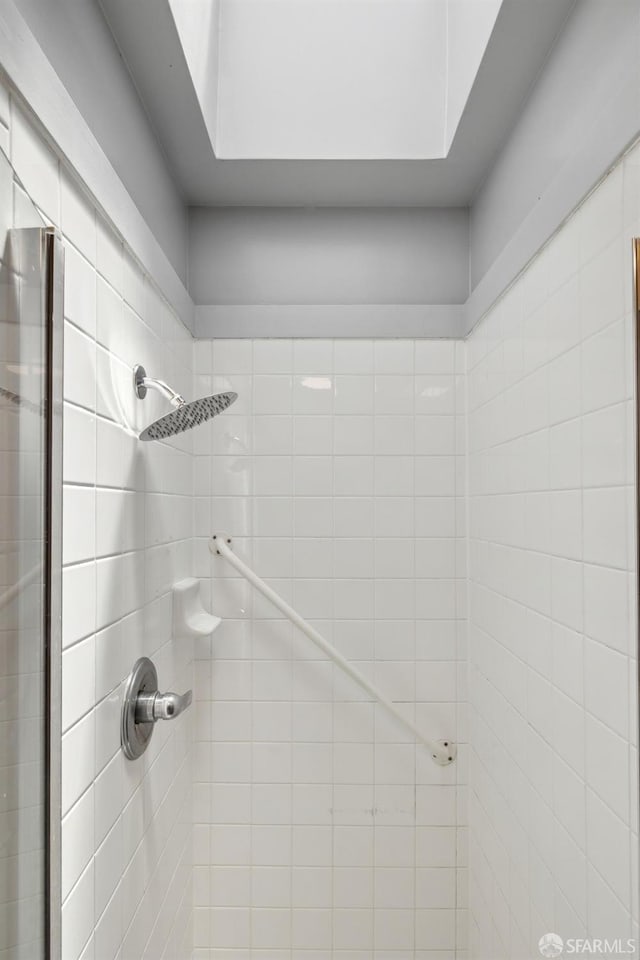 120 Landers St Unit D, San Francisco, CA 94114 - full bath with a tile shower