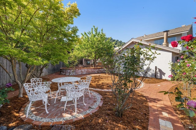 7 Hearthstone Ct, San Rafael, CA 94903 - view of yard featuring a patio and fence