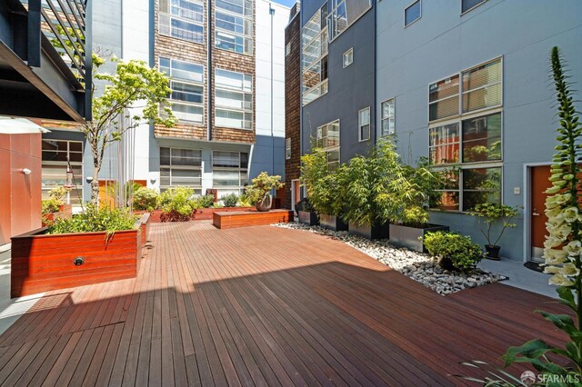 175 Bluxome St Unit 202, San Francisco, CA 94107 - view of wooden deck