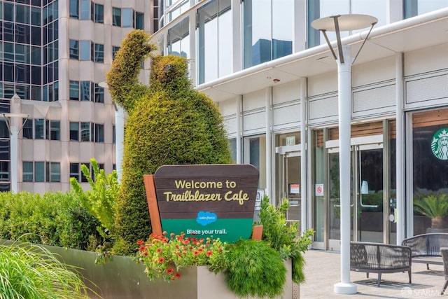 view of community / neighborhood sign