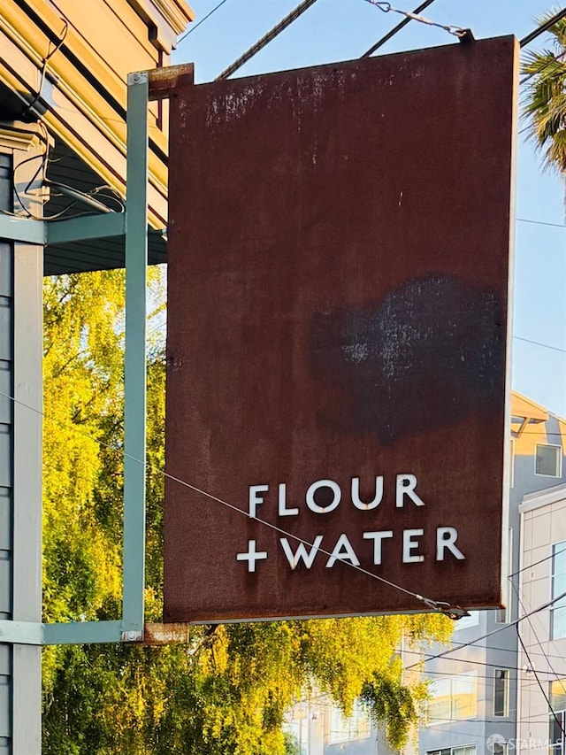 2553 Folsom St Unit A, San Francisco, CA 94110 - view of community / neighborhood sign