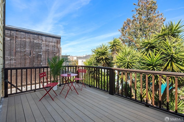 2553 Folsom St Unit A, San Francisco, CA 94110 - view of wooden terrace