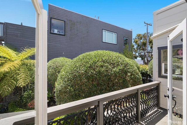 803 Vermont St, San Francisco, CA 94107 - view of home's exterior with a balcony