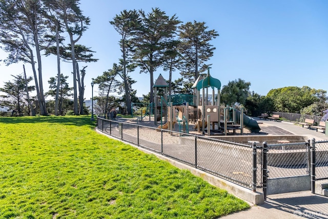 803 Vermont St, San Francisco, CA 94107 - view of community playground