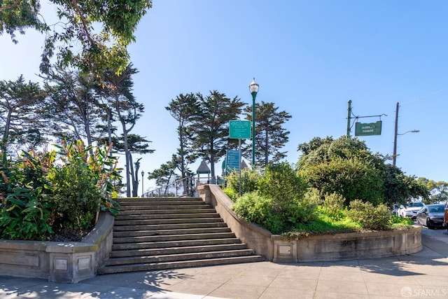 803 Vermont St, San Francisco, CA 94107 - view of community with stairs