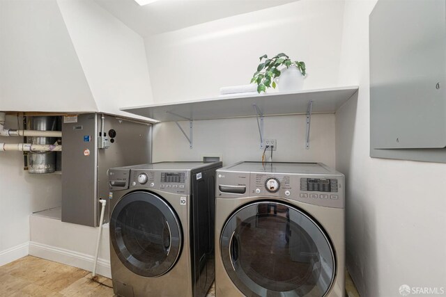 803 Vermont St, San Francisco, CA 94107 - laundry room with washer and clothes dryer and baseboards