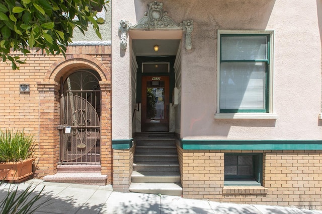4632 18th St, San Francisco, CA 94114 - entrance to property featuring stucco siding and brick siding