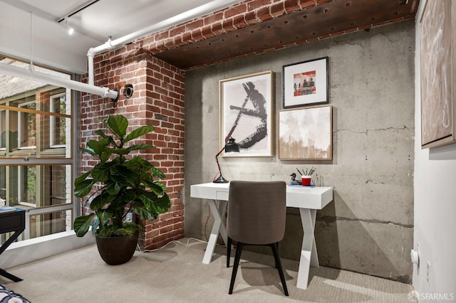 461 2nd St Unit C135, San Francisco, CA 94107 - carpeted home office with rail lighting
