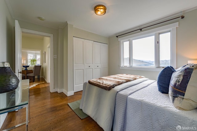 276 Bemis St, San Francisco, CA 94131 - bedroom with wood finished floors, ornamental molding, and a closet
