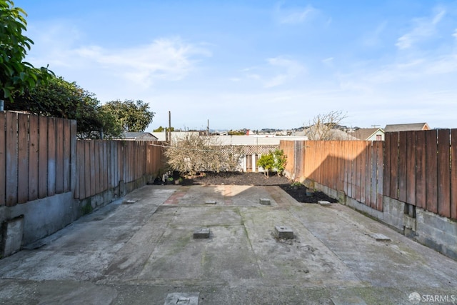 view of yard with a patio