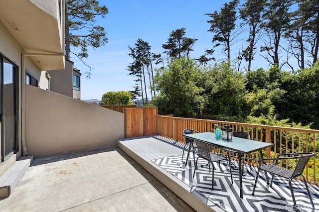 112 S Lake Merced Hls, San Francisco, CA 94132 - view of patio with outdoor dining area