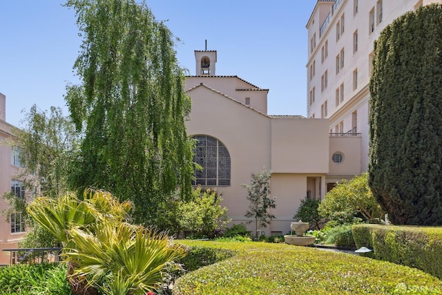 355 Buena Vista E Avenue 605W, San Francisco, CA 94117 - exterior space featuring stucco siding