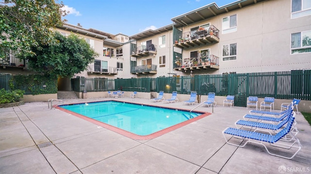 816 N Delaware St Unit 409, San Mateo, CA 94401 - community pool with a patio