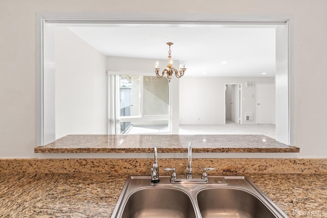 816 N Delaware St Unit 409, San Mateo, CA 94401 - detailed view of a sink, a chandelier, and decorative light fixtures