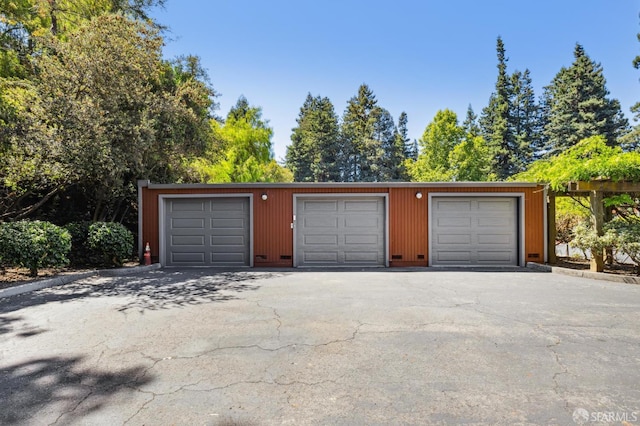 229 Cypress Point Dr, Mountain View, CA 94043 - view of detached garage