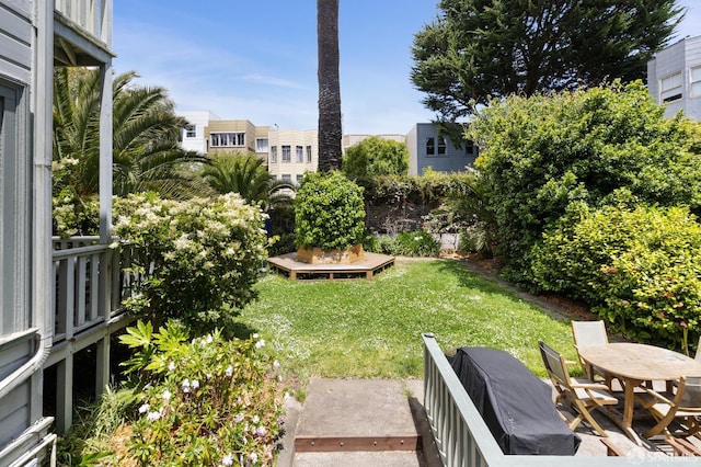 1932 Fell St Unit 1, San Francisco, CA 94117 - view of grassy yard