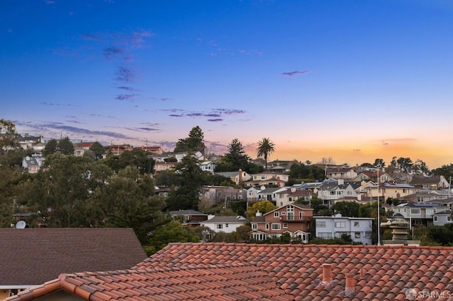 view of aerial view at dusk