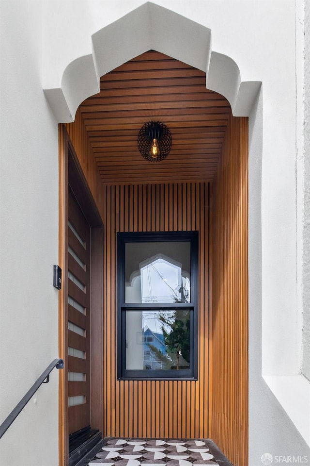 2287 45th Ave, San Francisco, CA 94116 - entrance to property with stucco siding