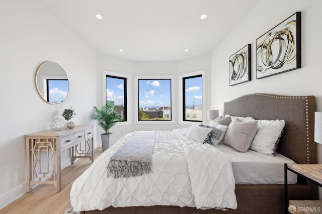 2287 45th Ave, San Francisco, CA 94116 - bedroom featuring light wood finished floors, recessed lighting, and baseboards