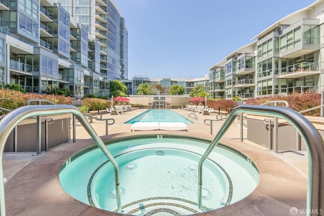 420 Mission Bay Blvd Unit 708, San Francisco, CA 94158 - community pool featuring a community hot tub and a patio area