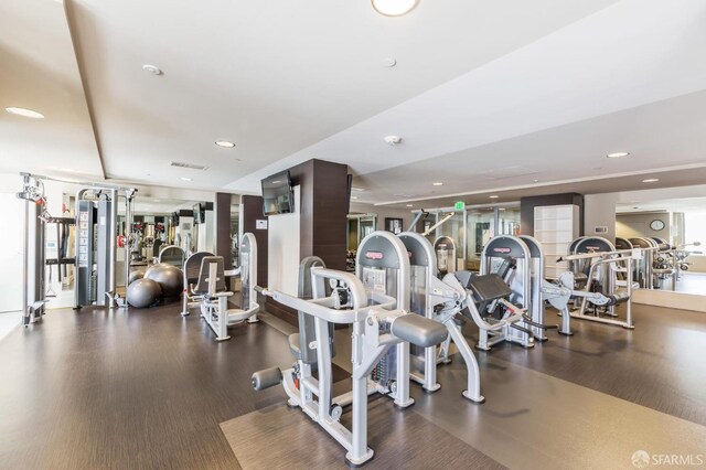 420 Mission Bay Blvd Unit 708, San Francisco, CA 94158 - exercise room with recessed lighting