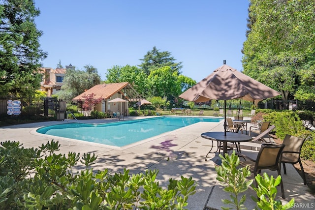 539 Pimlico Ct, Walnut Creek, CA 94597 - community pool featuring a patio area