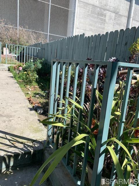 1326 Palou Ave, San Francisco, CA 94124 - exterior view of fence