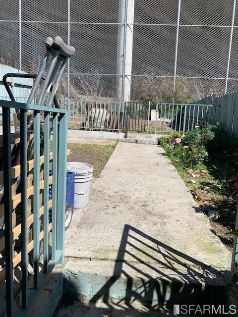 1326 Palou Ave, San Francisco, CA 94124 - view of property's community with fence