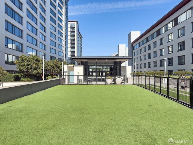 250 King St Unit 528, San Francisco, CA 94107 - view of community with fence