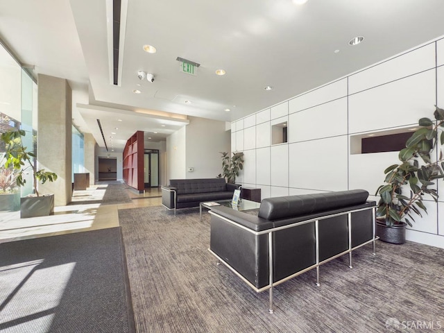 250 King St Unit 528, San Francisco, CA 94107 - lobby with visible vents