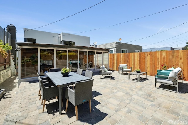 1944 15th Ave, San Francisco, CA 94116 - view of patio featuring outdoor dining area