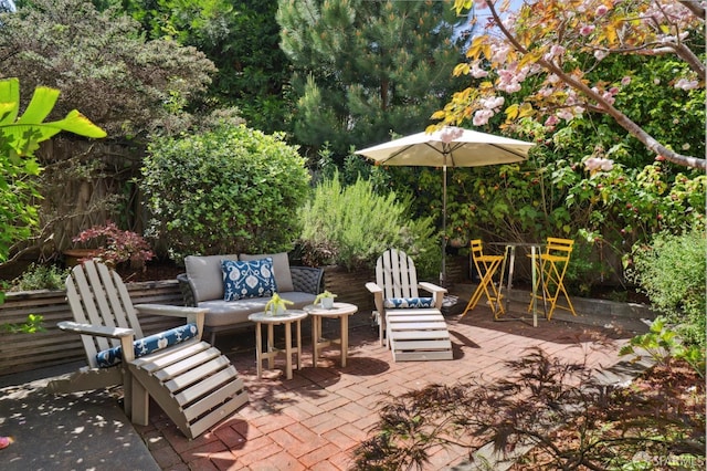 view of patio with outdoor lounge area