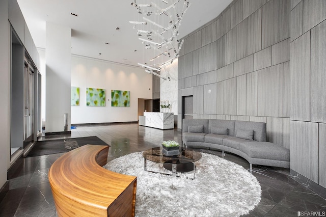 201 Folsom St Unit 2A, San Francisco, CA 94105 - community lobby featuring a towering ceiling