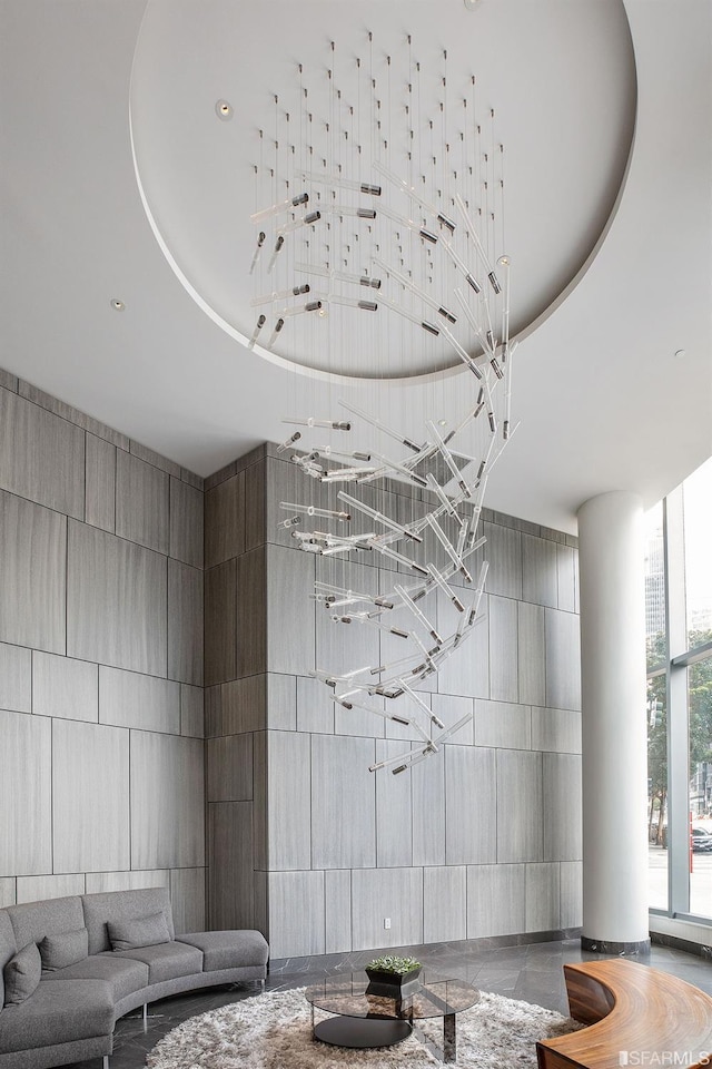 201 Folsom St Unit 2A, San Francisco, CA 94105 - lobby with a towering ceiling and tile walls