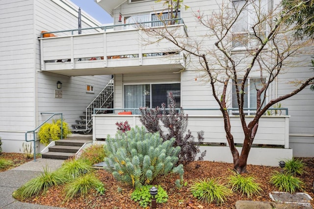 148 Larkspur Plaza Dr, Larkspur, CA 94939 - view of front facade with stairway and a balcony