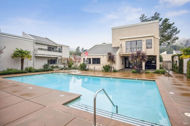148 Larkspur Plaza Dr, Larkspur, CA 94939 - community pool with a patio area