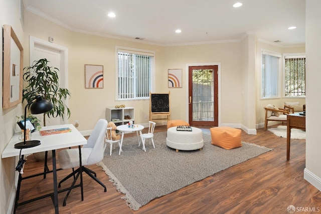 110 Sheridan Rd, Oakland, CA 94618 - living area with wood finished floors, baseboards, recessed lighting, and ornamental molding